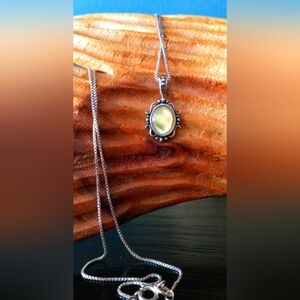 Elegant Silver Necklace with Yellow Gemstone Italy Silver 925